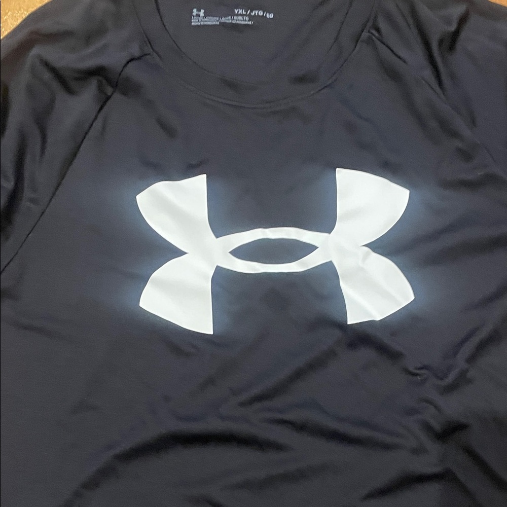 Under Armour Men's Black and White Short Sleeve Tee - Picture 3 of 4